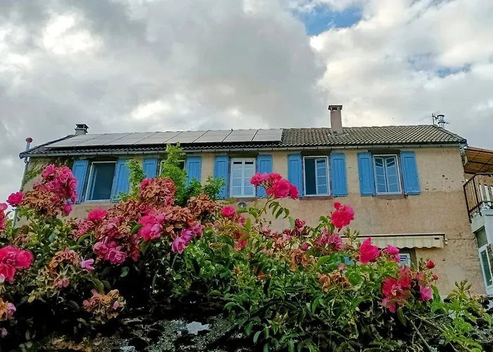 Chez Nathalie, A L\'Ancienne Ecole!
